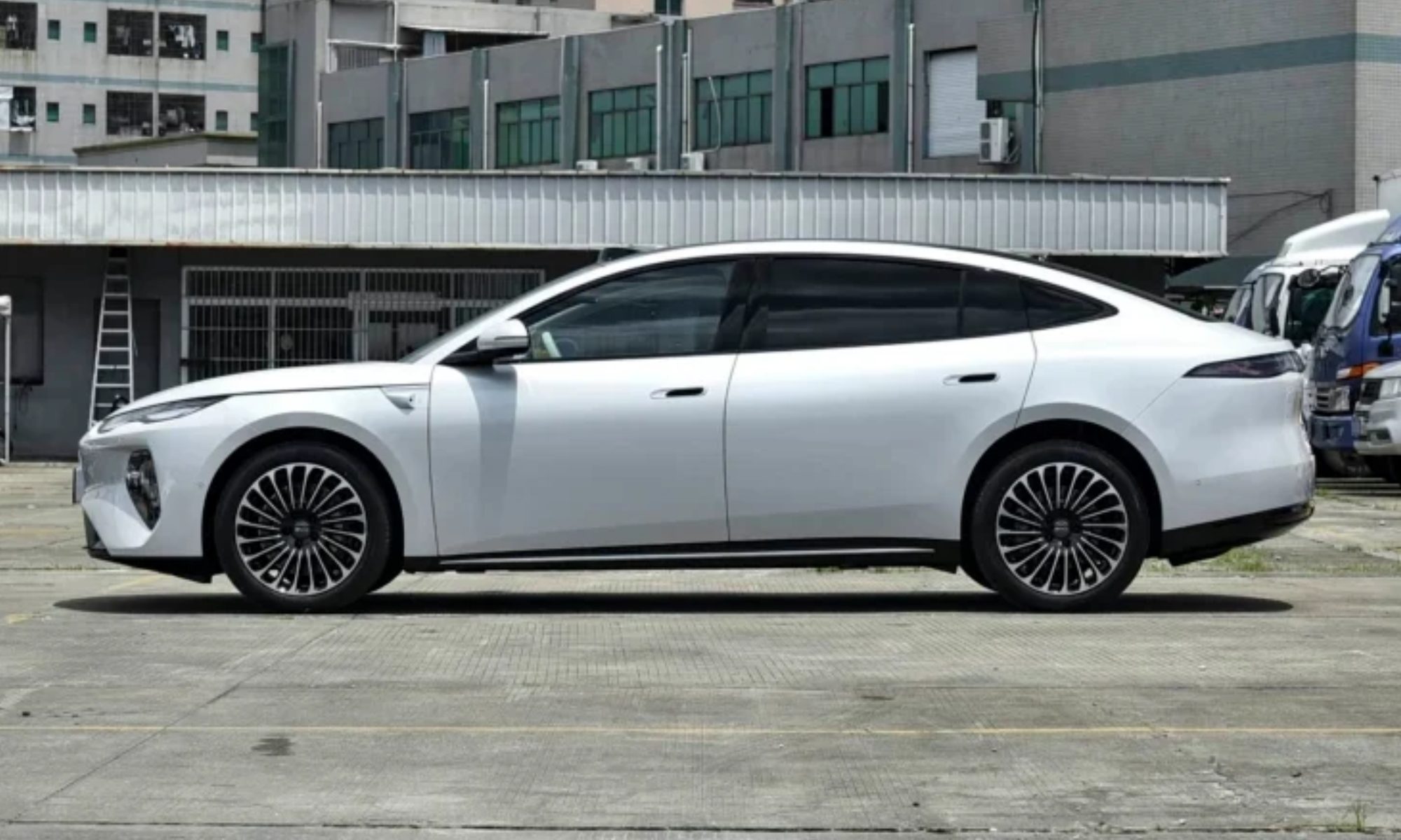 BYD Seal 08 makes a splash for under K, and It gives the Tesla Model 3 a run for its money  www.digitaltrends.com