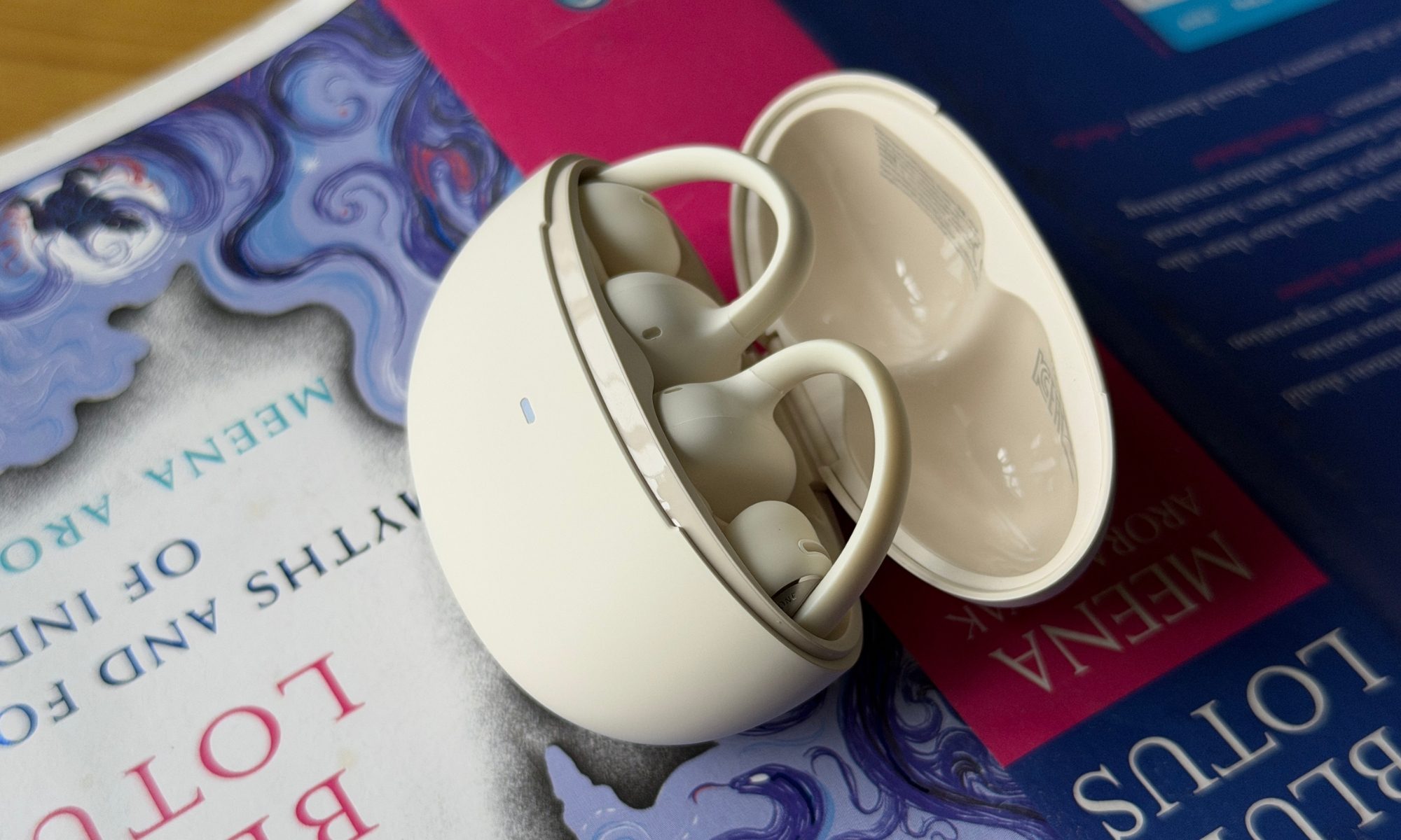 Baseus Bowie MC2 earclip earbuds.