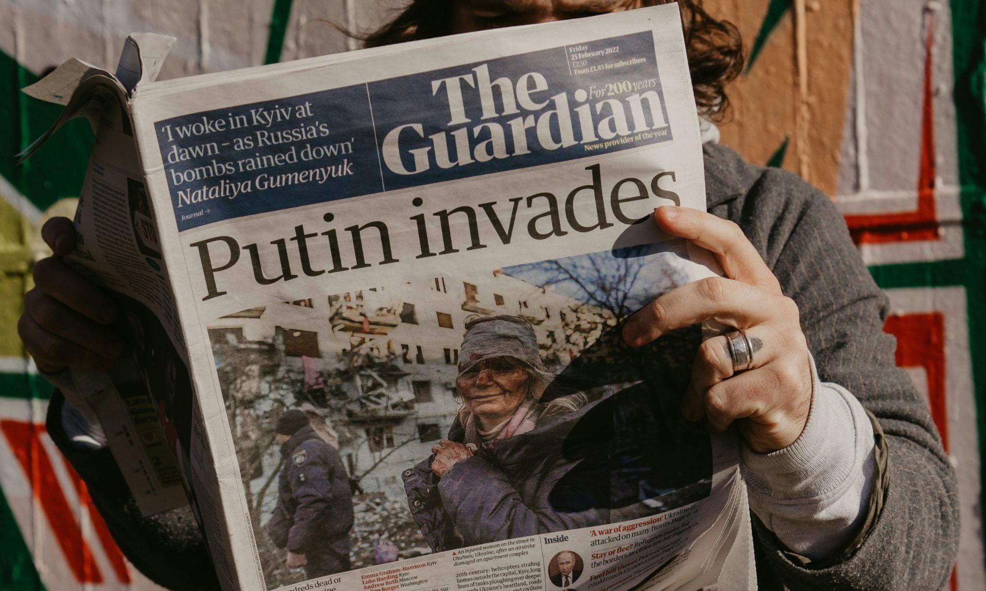 AI is making fake news sites more convincing than ever
