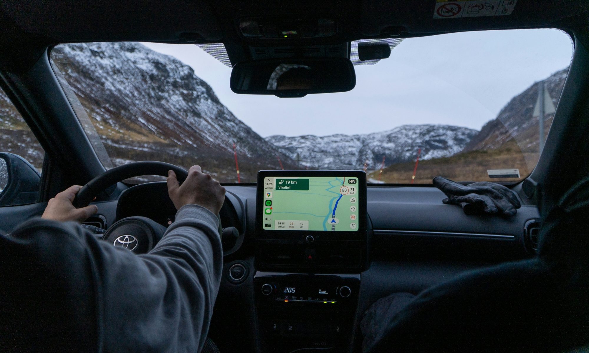 Google Maps’ biggest Android Auto upgrade is reaching more users  www.digitaltrends.com