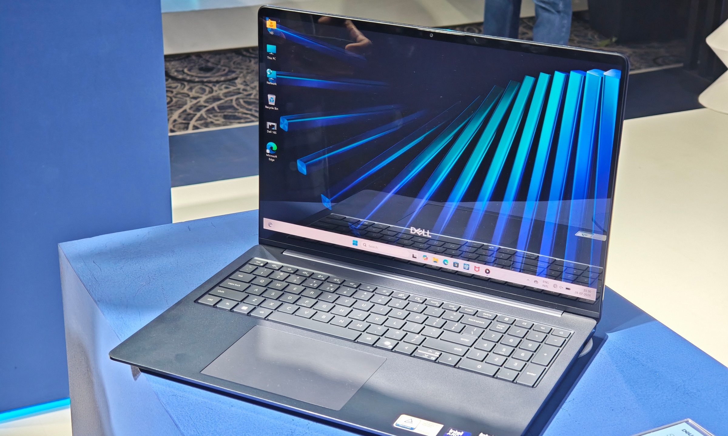 I went hands-on with Dell’s new slim laptops, and the new 14S hits a sweet spot below XPS prices  www.digitaltrends.com