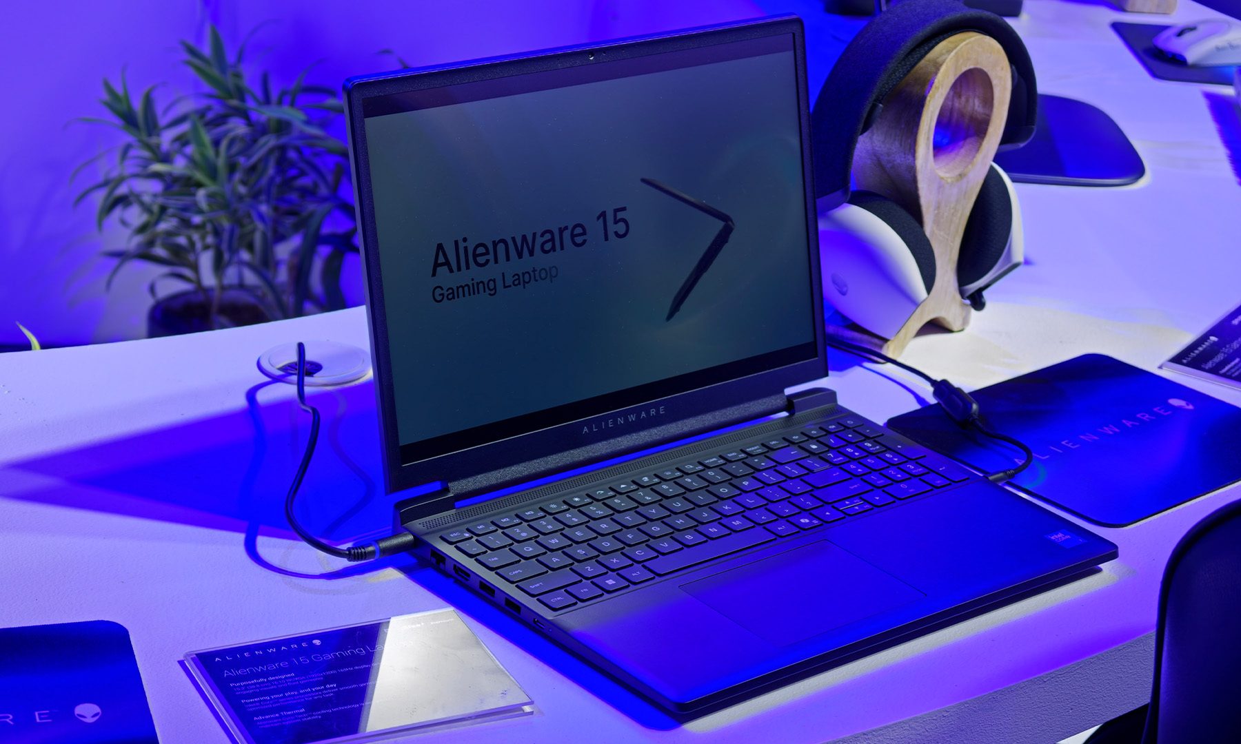 Dell Alienware 15 Hands-On First Impressions Display
