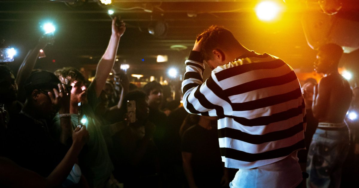 Camera anxiety is reportedly changing how young adults party Camera anxiety is reportedly changing how young adults party