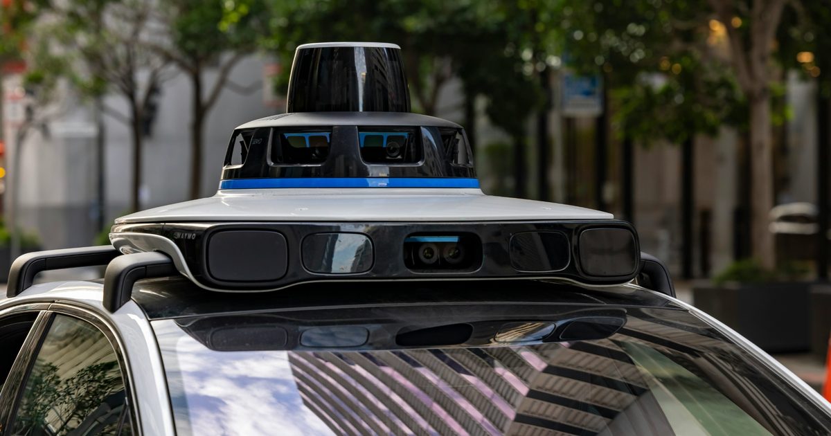 A new AI model wants self-driving cars to think before they swerve A new AI model wants self-driving cars to think before they swerve