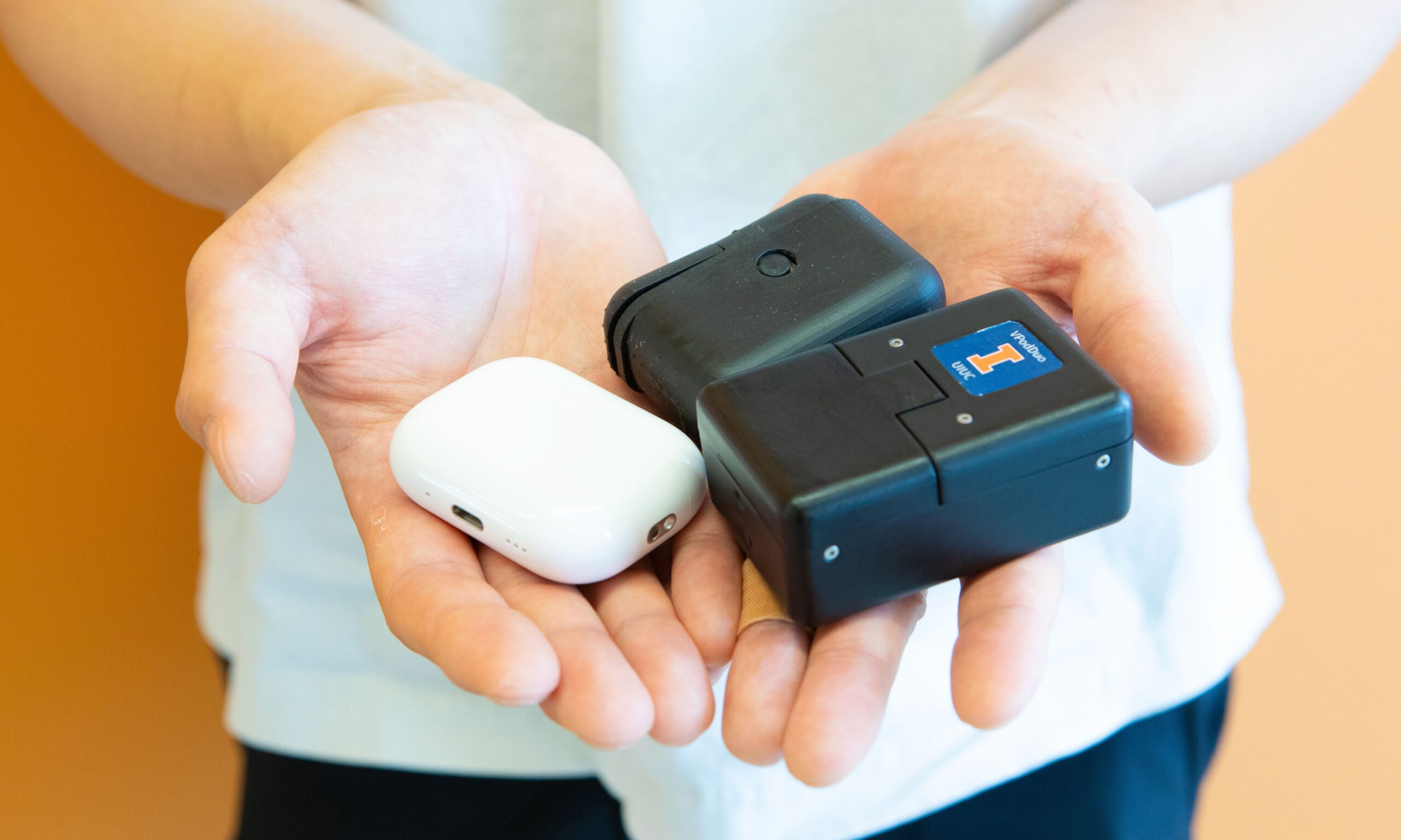 コンピュータ・IT AirPods An AirPods-sized mini lab could help catch disease markers in