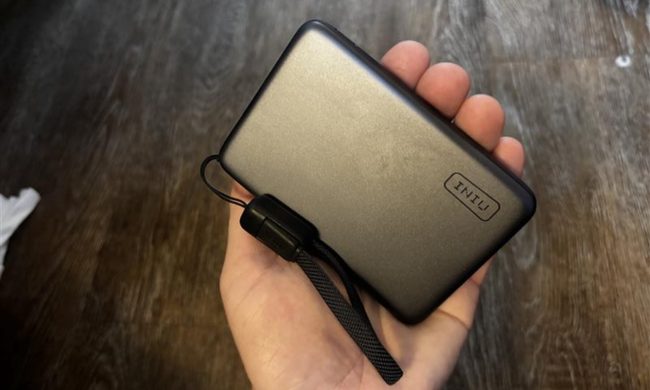 INIU SnapGO Air wireless power bank