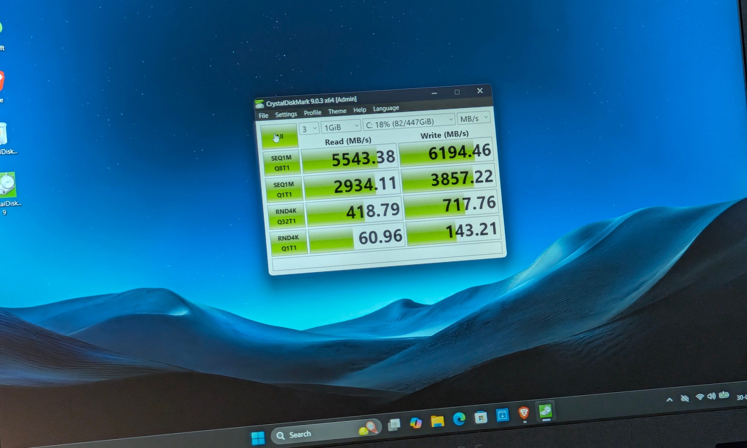 Dell Alienware 15 Review CrystalDiskMark