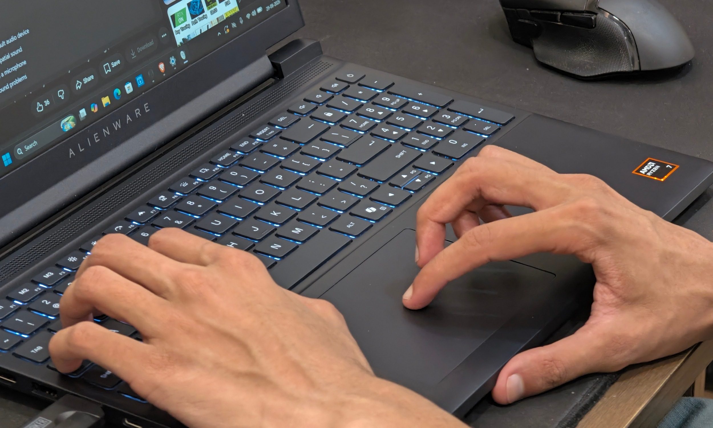 Dell Alienware 15 Review Keyboard Typing