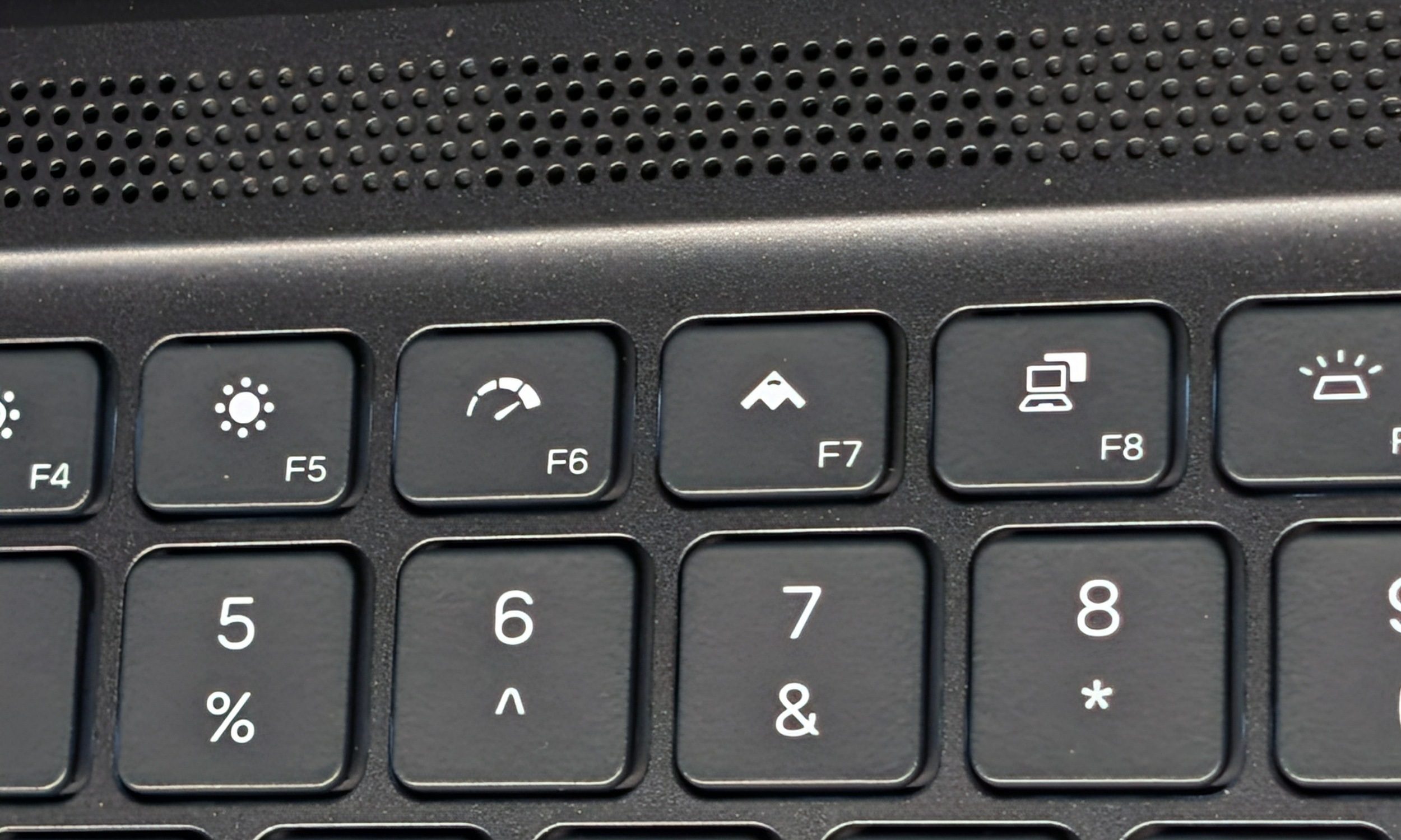 Dell Alienware 15 Review Stealth and Performance Keys