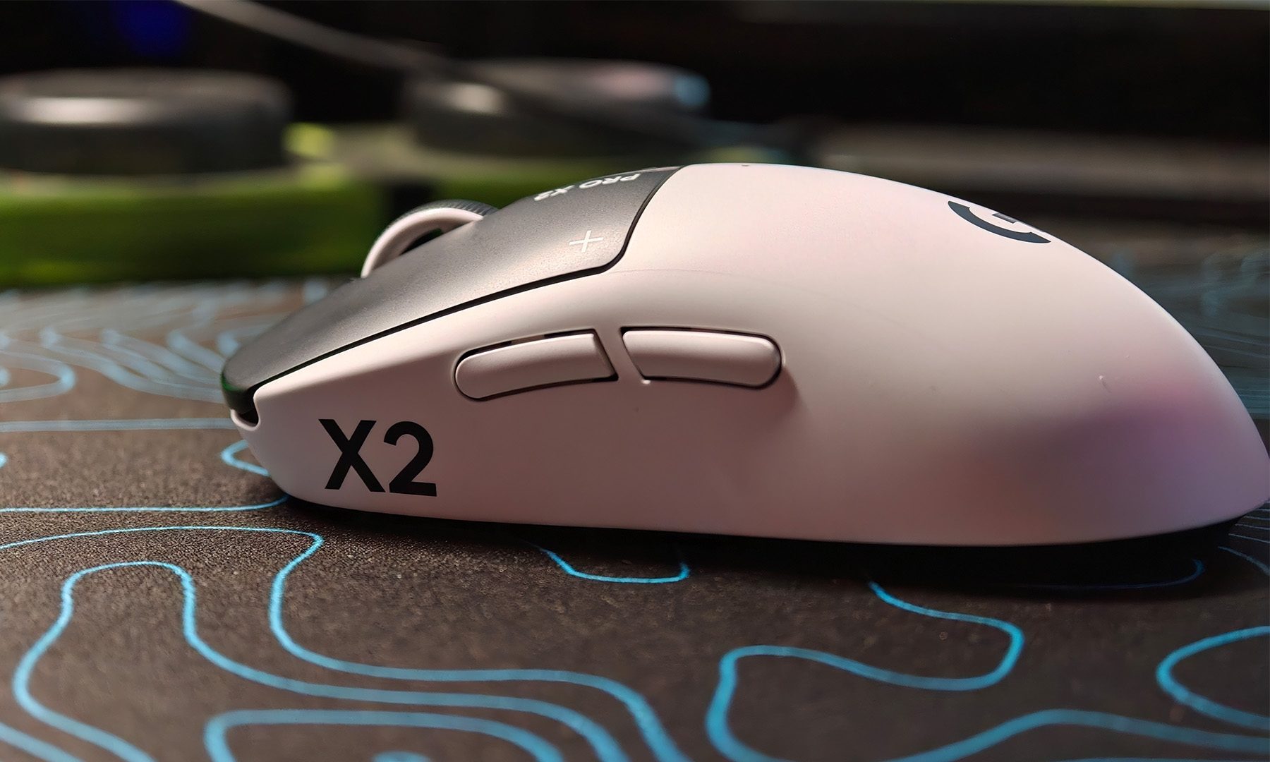 Logitech PRO X2 SUPERSTRIKE Design Side