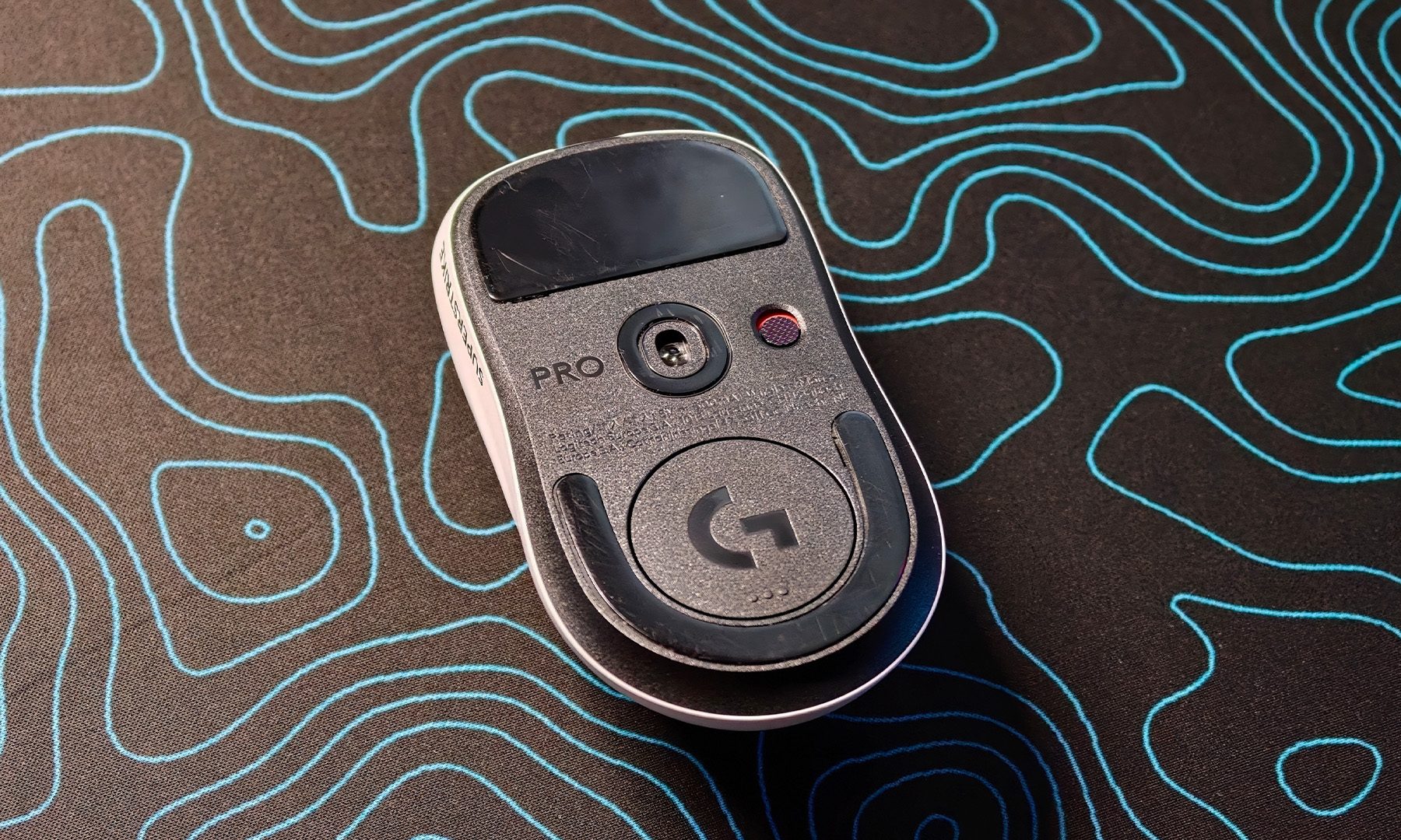 Logitech PRO X2 SUPERSTRIKE Underside