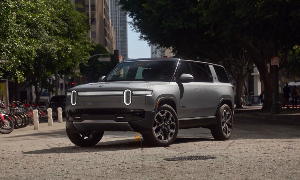Rivian-R1S-R1T-2027