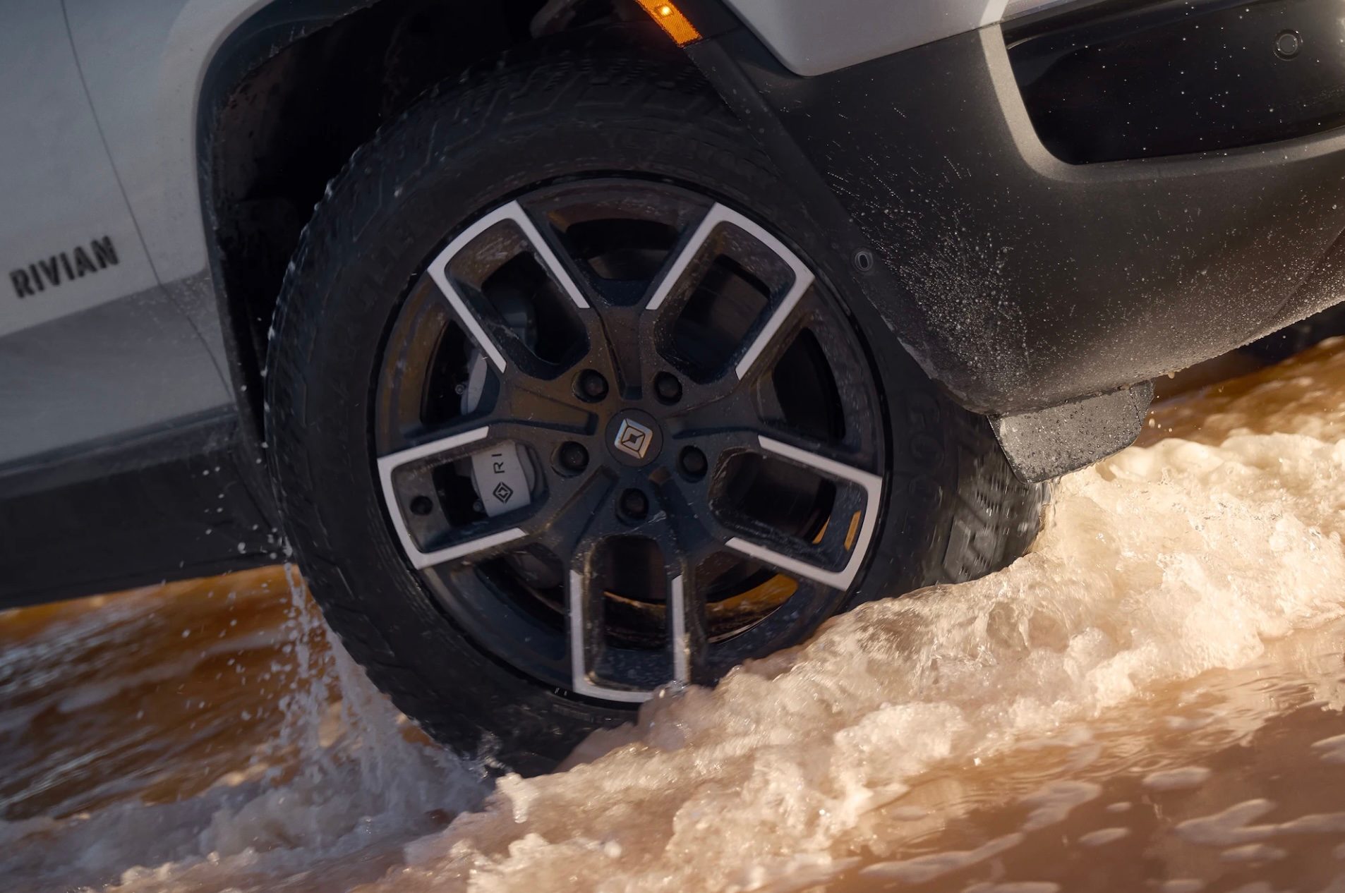 Rivian-R1S-new-trims
