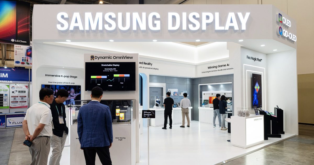 Samsung’s new 16-inch OLED panel wants to make your laptop feel like a gaming monitor Samsung’s new 16-inch OLED panel wants to make your laptop feel like a gaming monitor