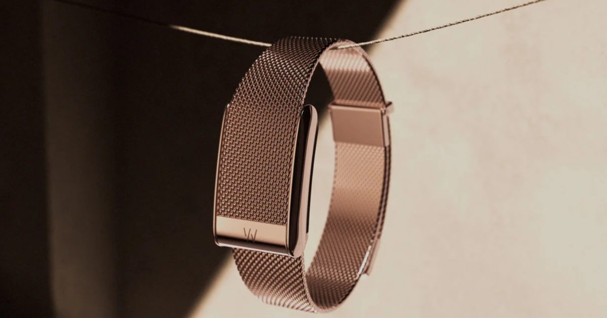 Whoop’s 9 jewelry band costs more than Google’s entire Fitbit Air Whoop’s 9 jewelry band costs more than Google’s entire Fitbit Air