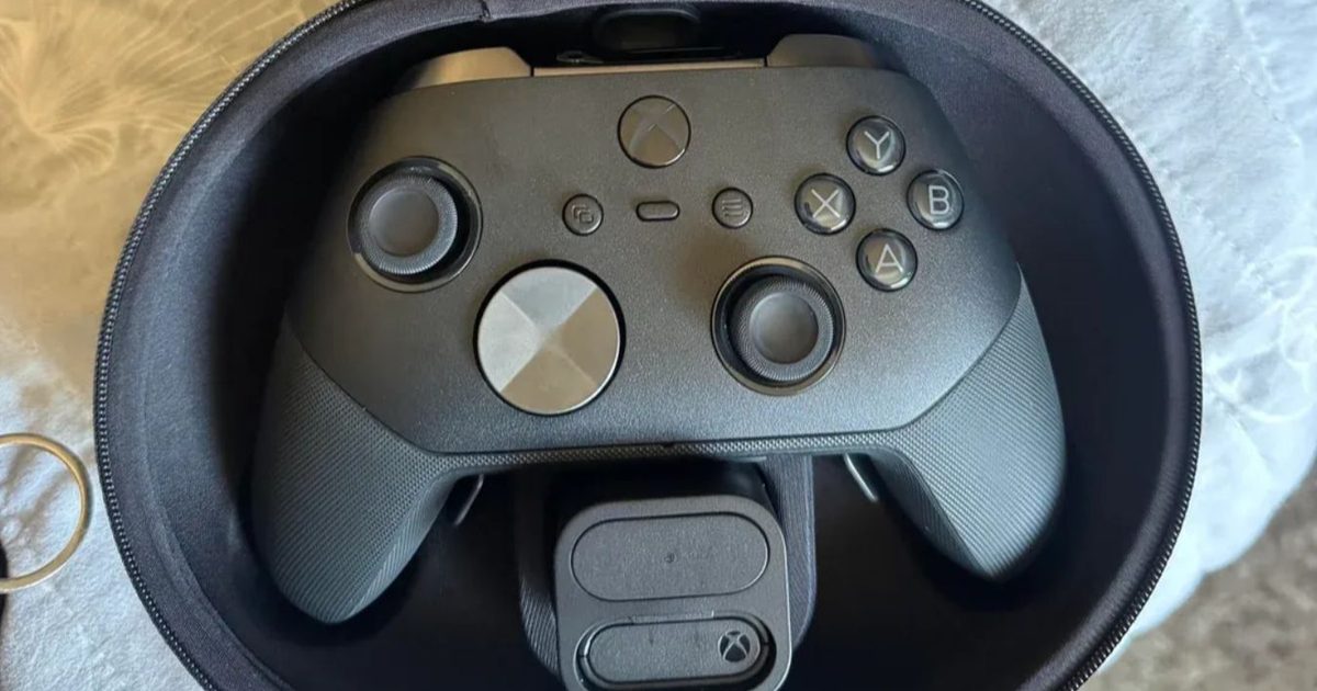 Someone paid 0 for a mystery Xbox controller and may have gotten the Elite Series 3 Someone paid 0 for a mystery Xbox controller and may have gotten the Elite Series 3
