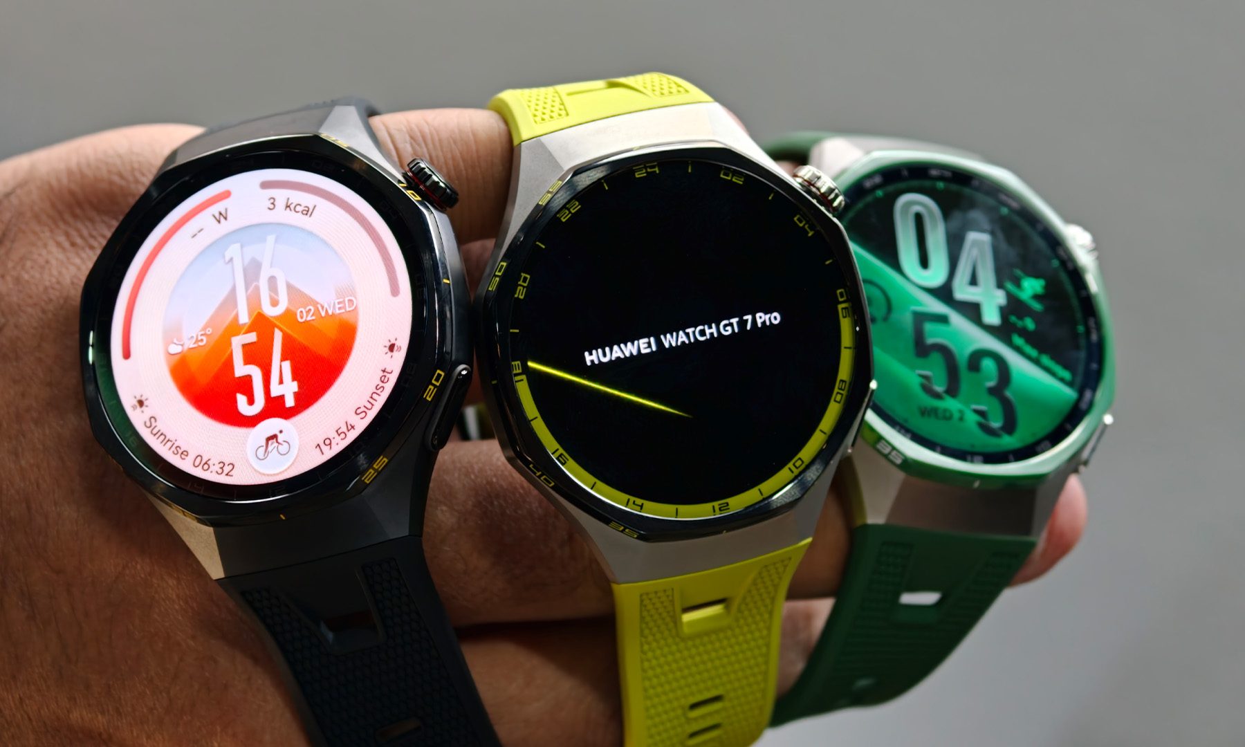 Color Options with Screen - Huawei Watch GT 7 Pro Hands On Early First Impressions
