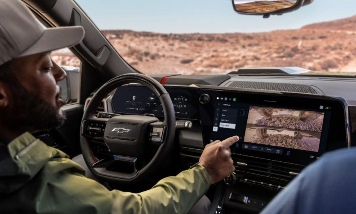 GM’s new trucks aren’t ditching Android Auto and Apple CarPlay ...