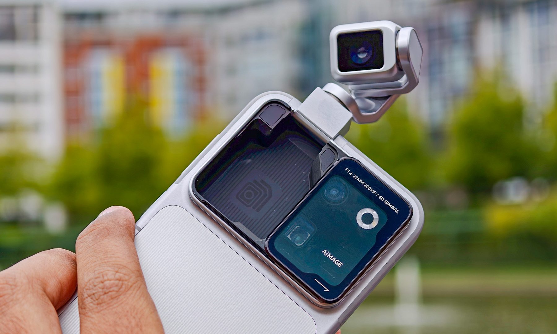 HONOR Robot Phone Gimbal Protuding Out