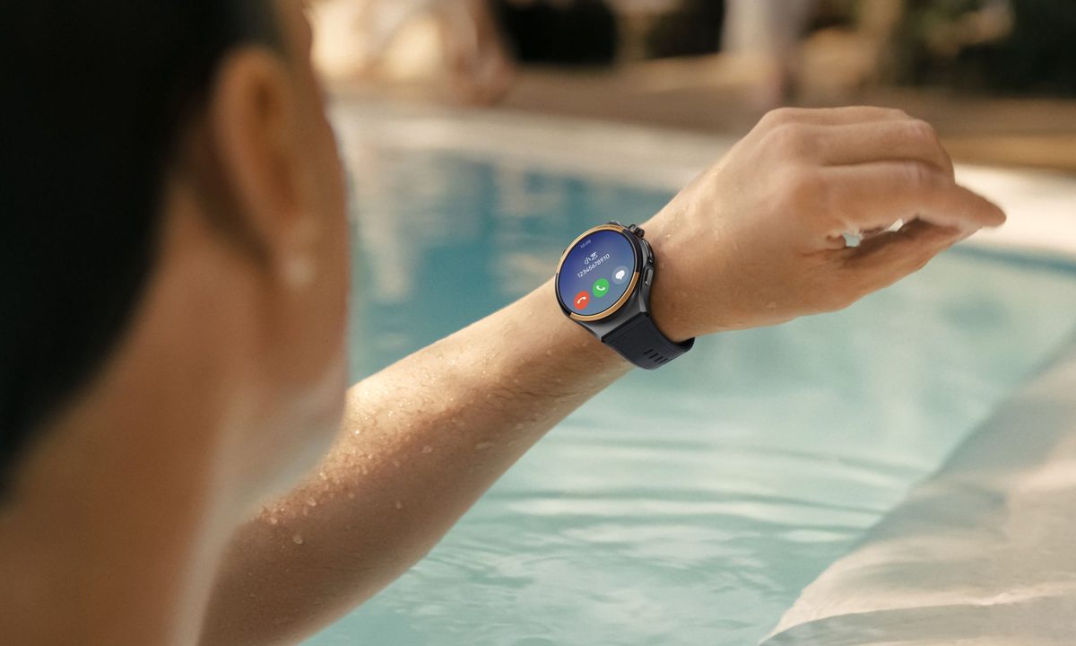 Huawei-Watch-6-series-black-and-gold.jpg