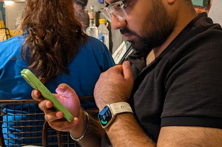 Huawei made a blood pressure cuff fit into a smartwatch, and I’m obsessed with the engineering