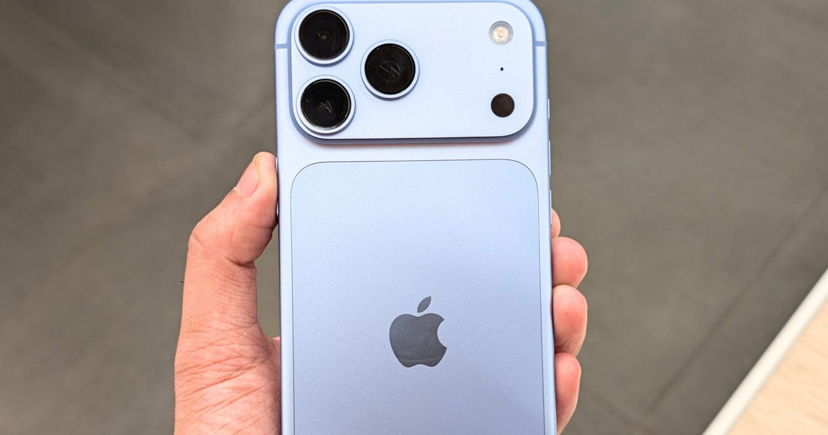 AT&T finally admits the iPhone 18 Pro Max has an SOS problem, but there’s no rea...