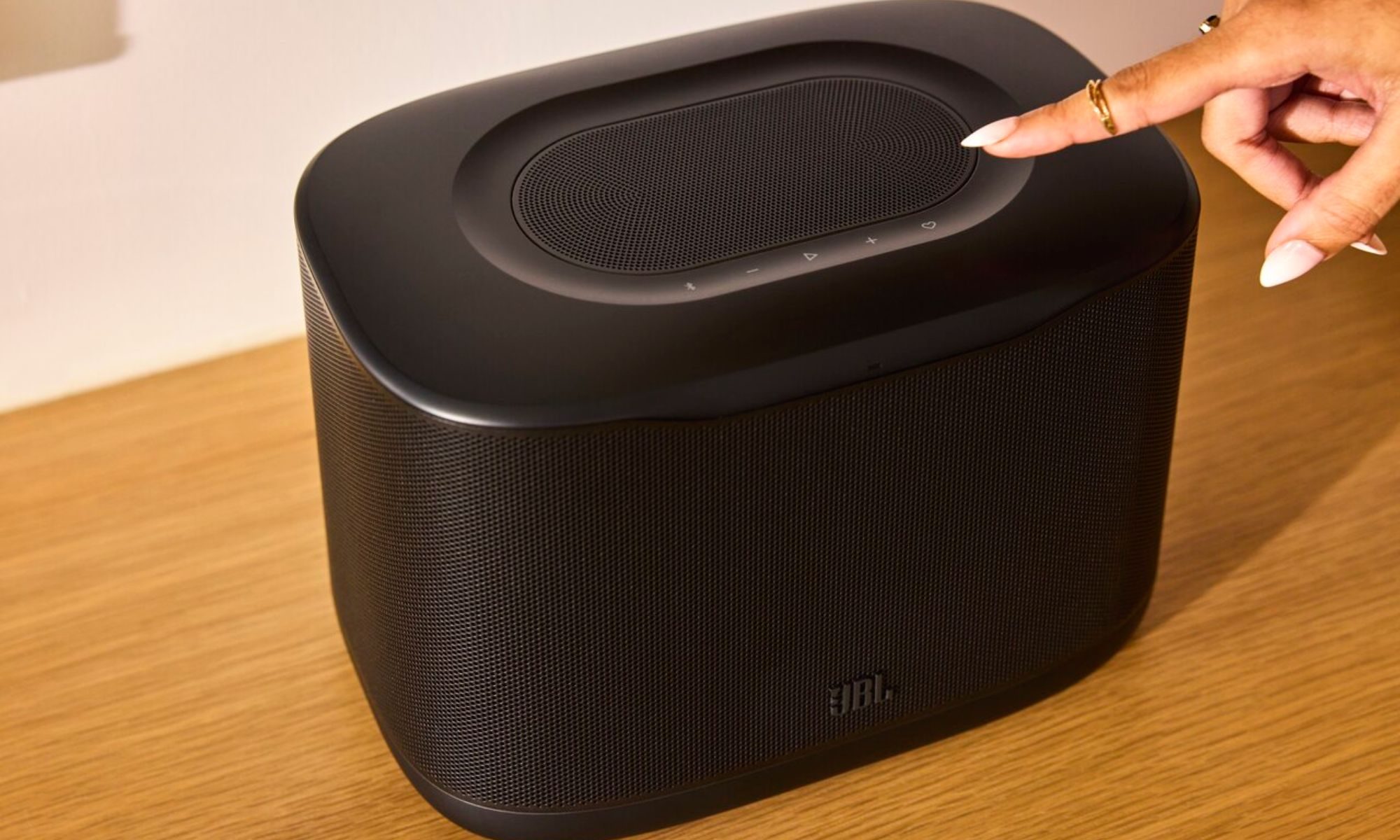 JBL Cove X1 lifestyle image
