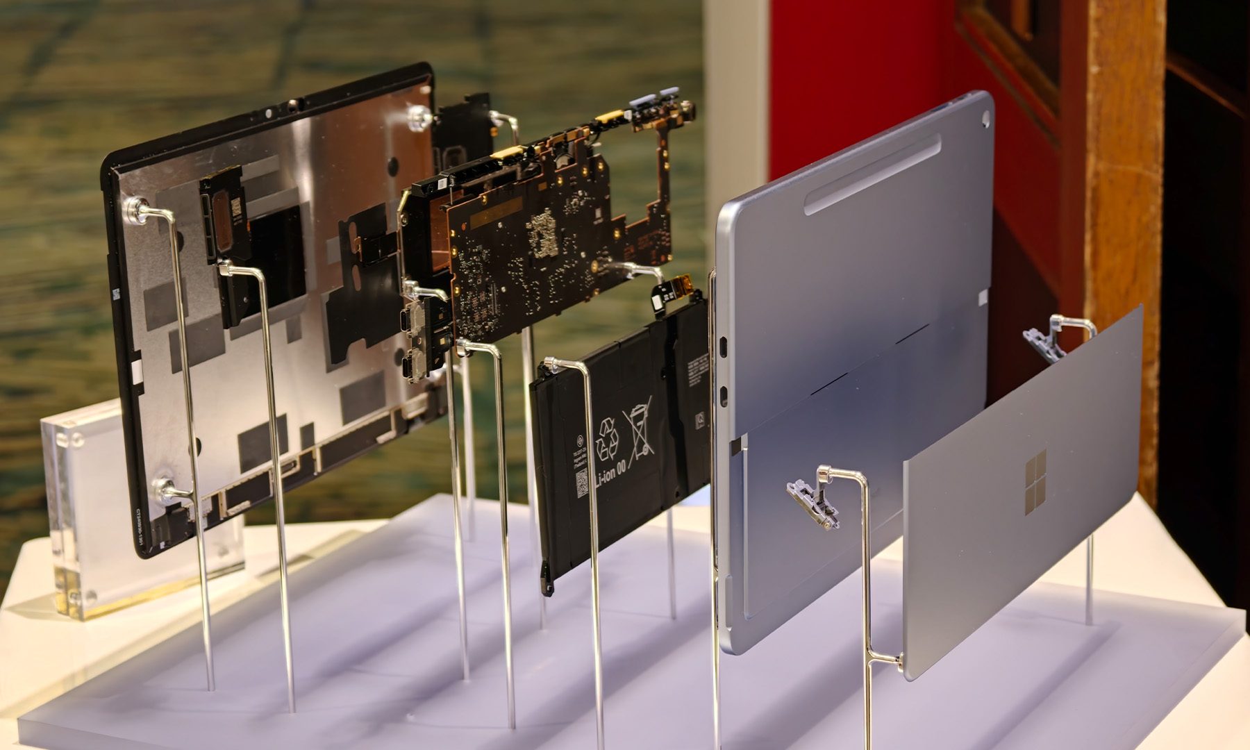 Microsoft Surface Laptop 13 powered by the Snapdragon X2 Elite Internals