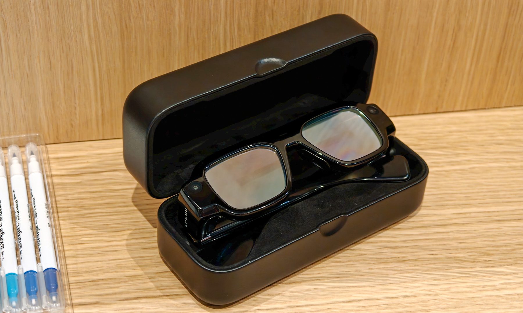 Snap SPECS Charging Case