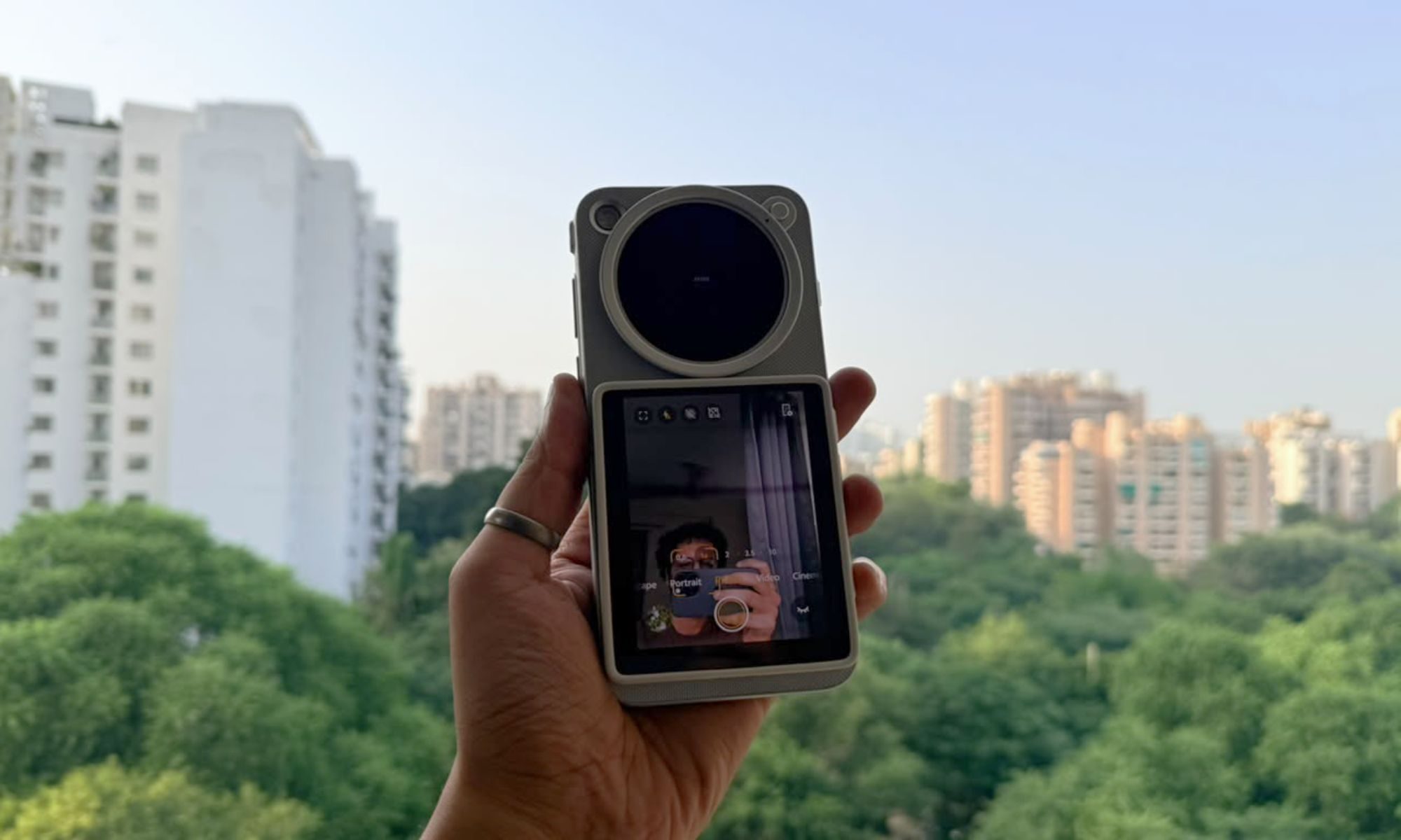 Vivo selfie monitor attached to the back of the X500 Pro Max