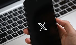 X-logo