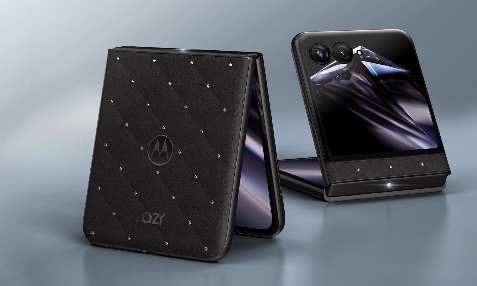 Moto Razzr Motorola’s Razr 2026 is now covered in sparkly Swarovski crystals ...