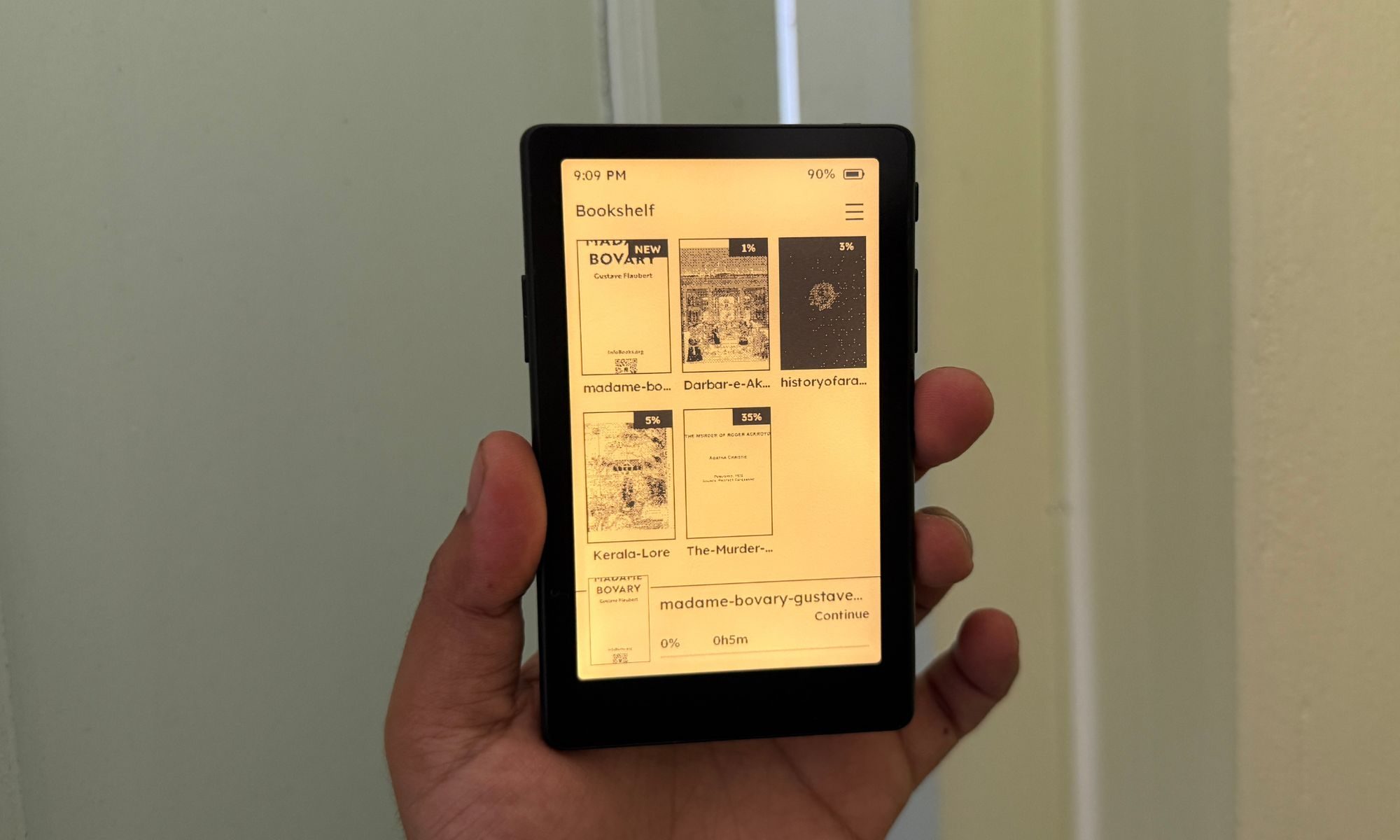 XTEINK X4 Pro ereader.