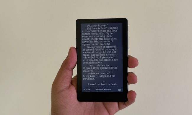 XTEINK X4 Pro ereader.