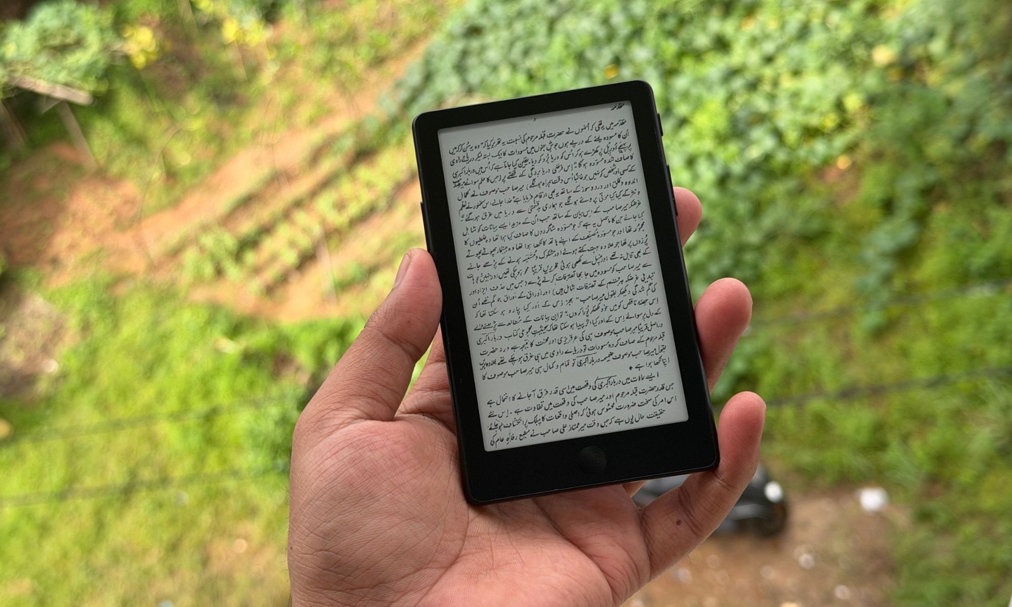 XTEINK X4 Pro ereader.