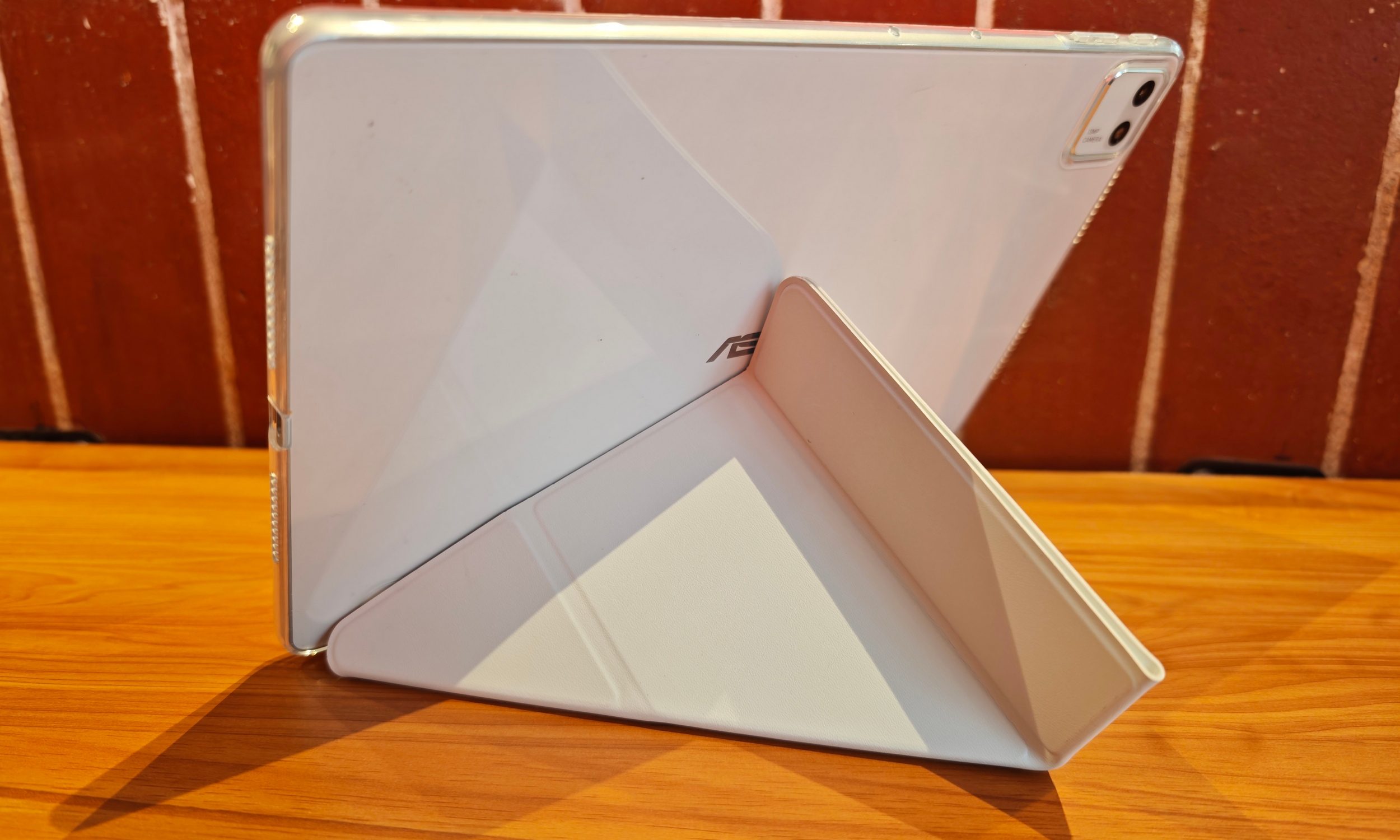 ASUS Pad Review Cover Stand
