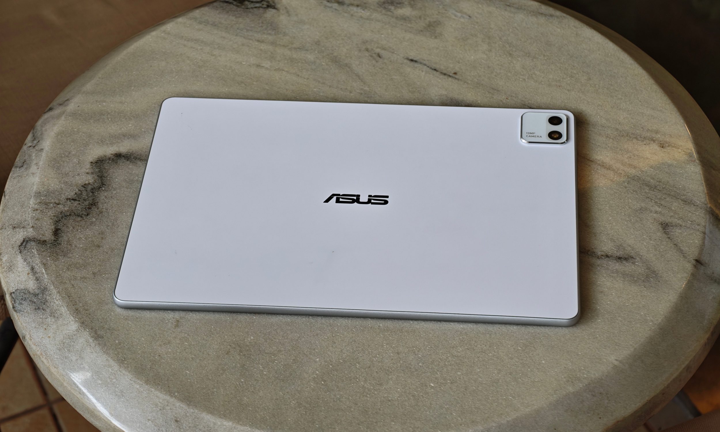ASUS Pad Review on a Table