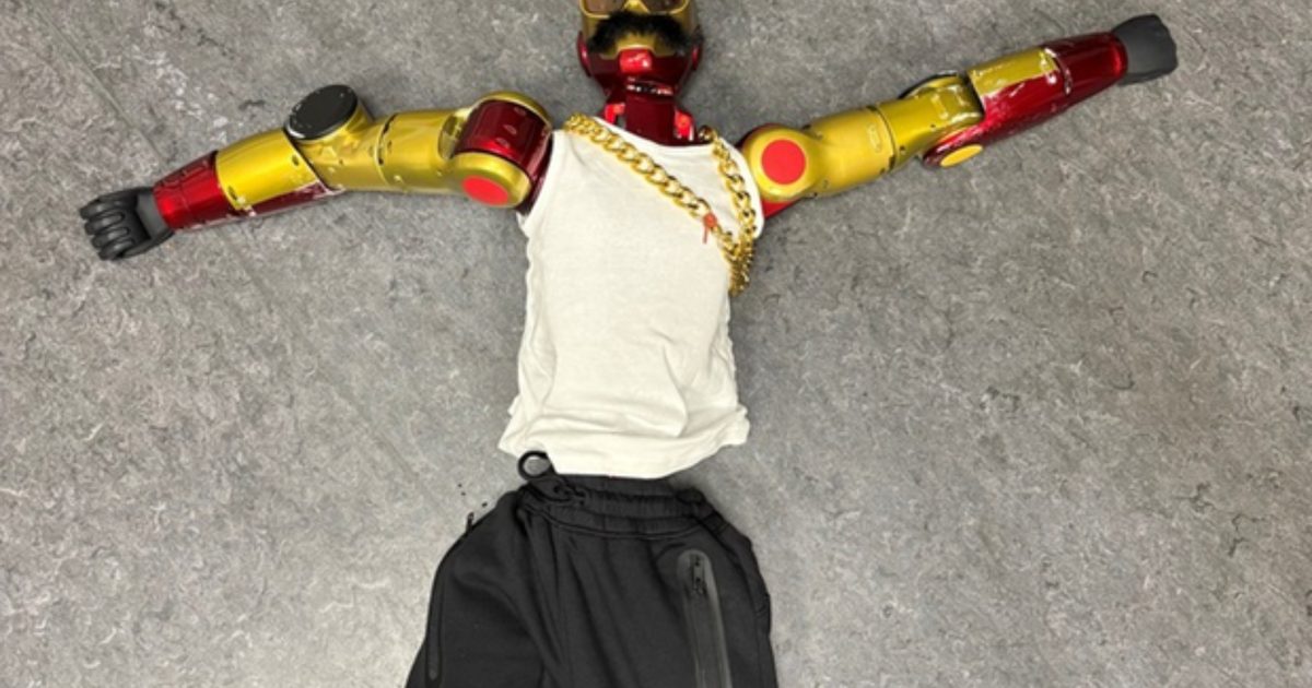 O que vem por aí para os robôs humanóides? Claramente molestado e abusado sexualmente