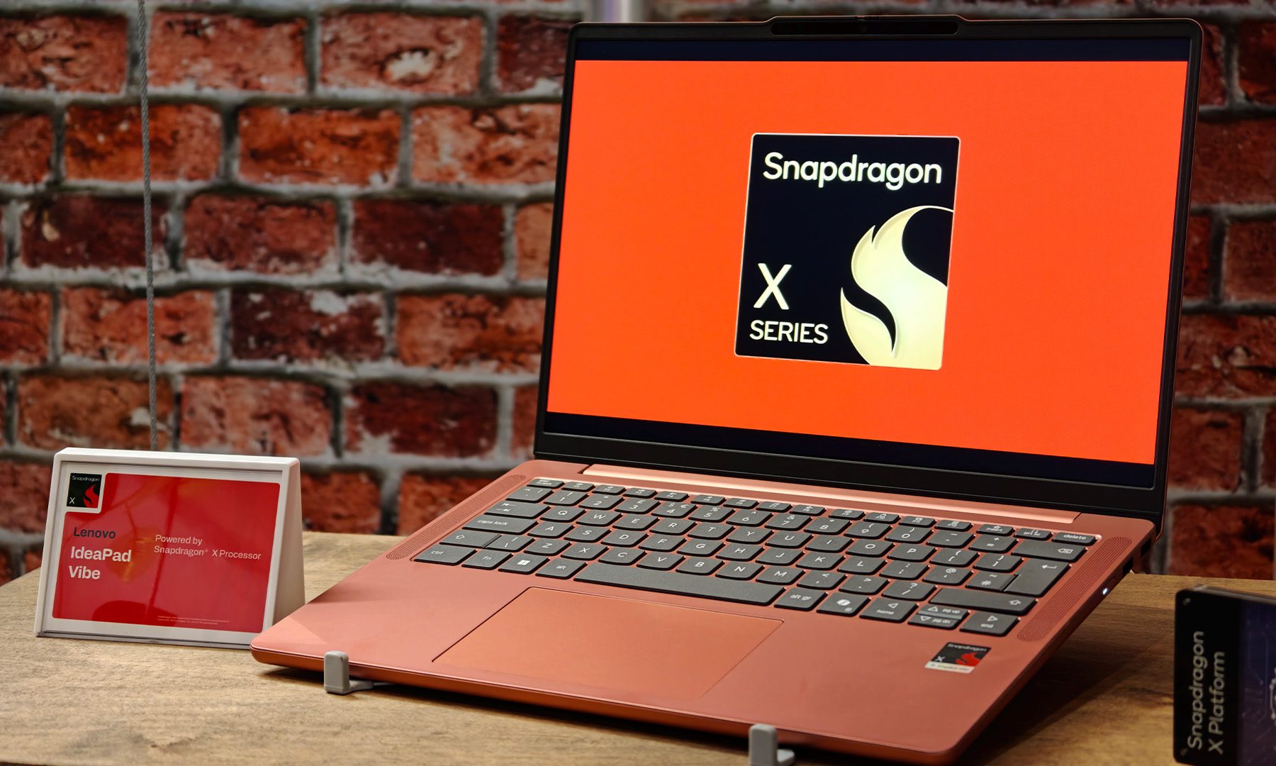 Lenovo IdeaPad Vibe laptop na pinapagana ng Qualcomm Snapdragon X