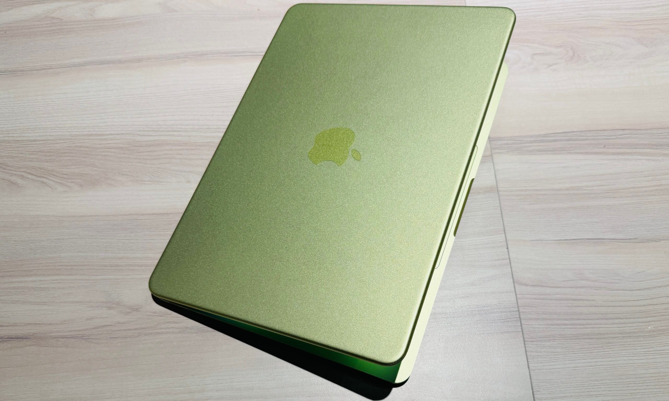 MacBook Neo in yellow.