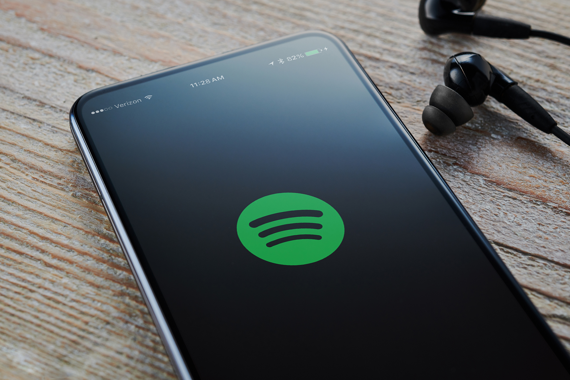 Apple Music vs. Spotify: Which music streamer is best? - Vimarsana News