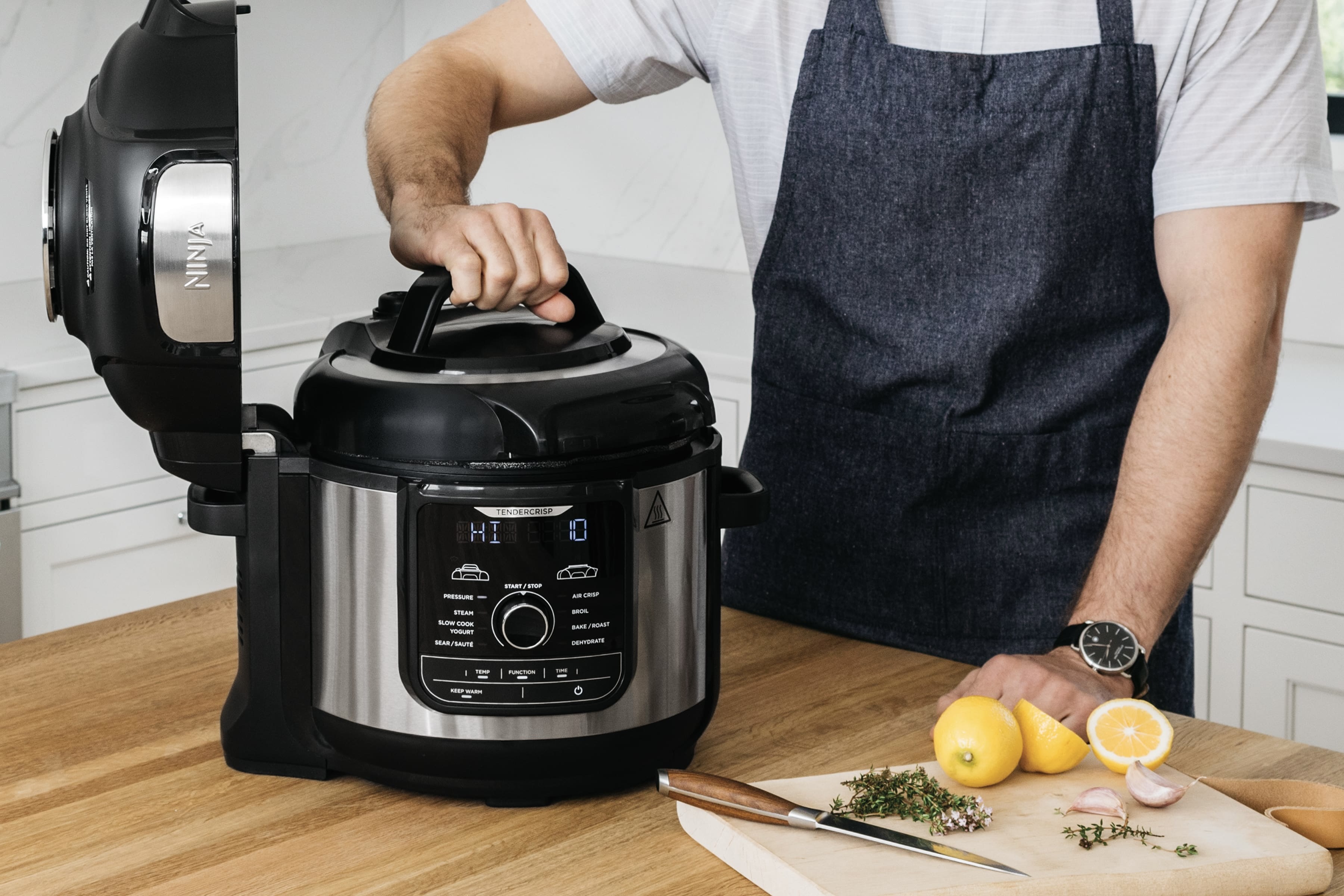 Ninja Foodi Pressure Cooker 9-in-1 Deluxe XL - Stainless Finish