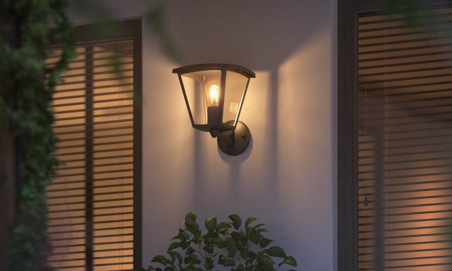 The Philips Hue Inara brings smart lighting to the outdoors.