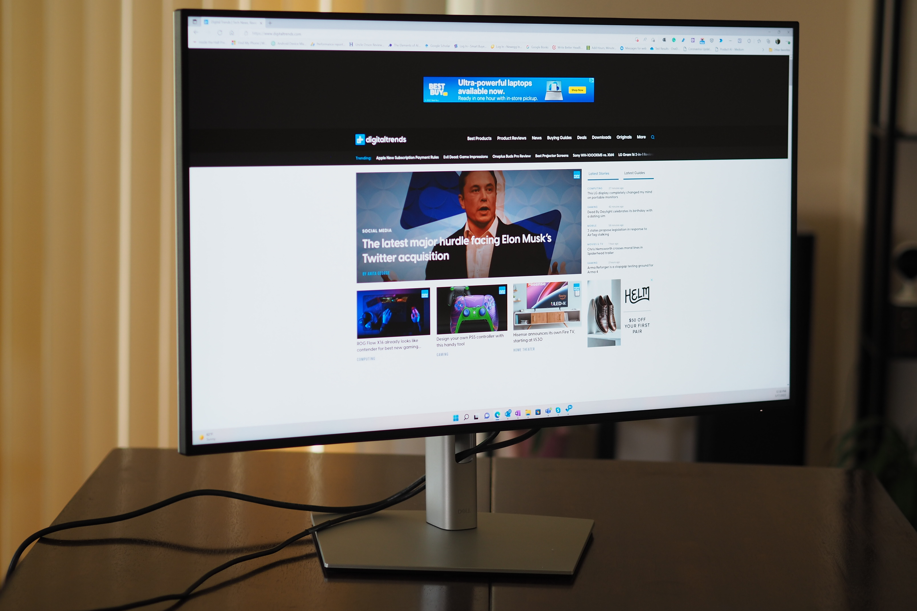 Dell UltraSharp 32 4K USB-C Hub Monitor Front-angle display.