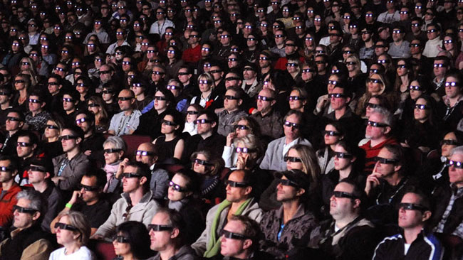3d-movie-crowd