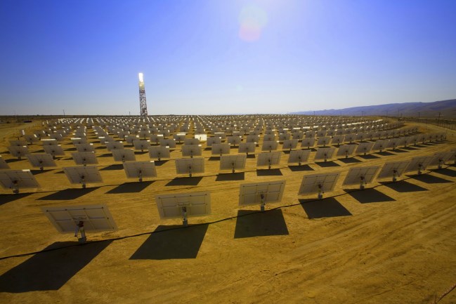 Ivanpah-power-tower-Google-solar-farm-green-energy