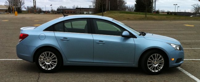Chevy Cruze Eco side view