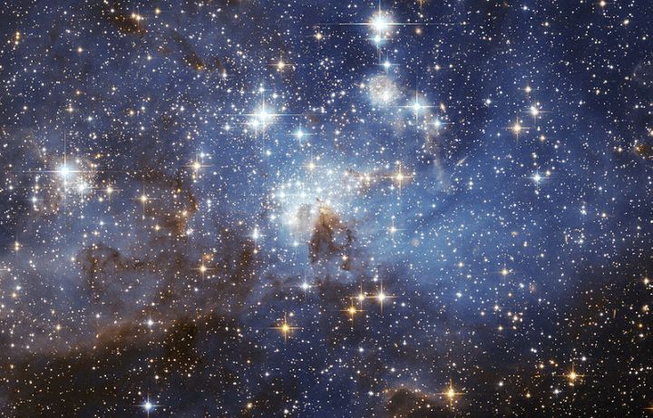 Starsinthesky via European Space Agency (ESA/Hubble)
