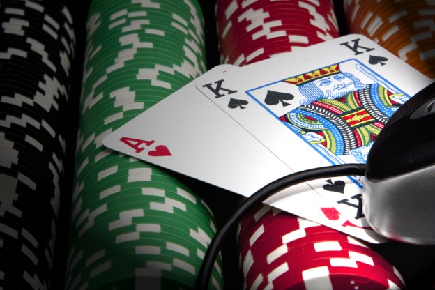 full-tilt-poker-ponzi-scheme-shutterstock