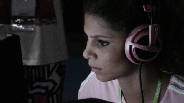 female-online-gamer